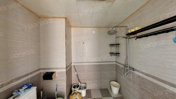 很好的一个两居，适合居住，采光好-卫生间