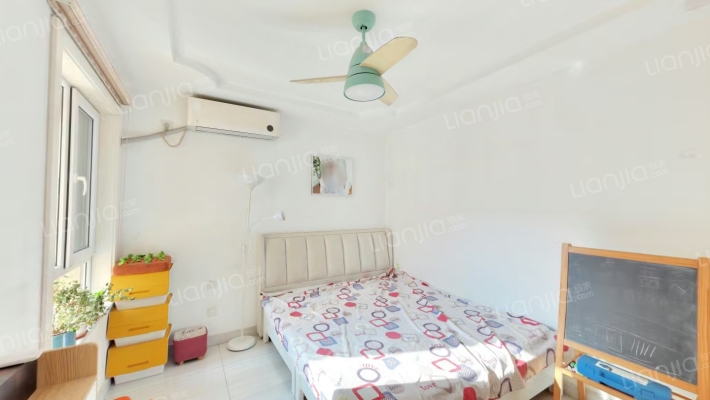 很好的一个两居，适合居住，采光好-卧室A