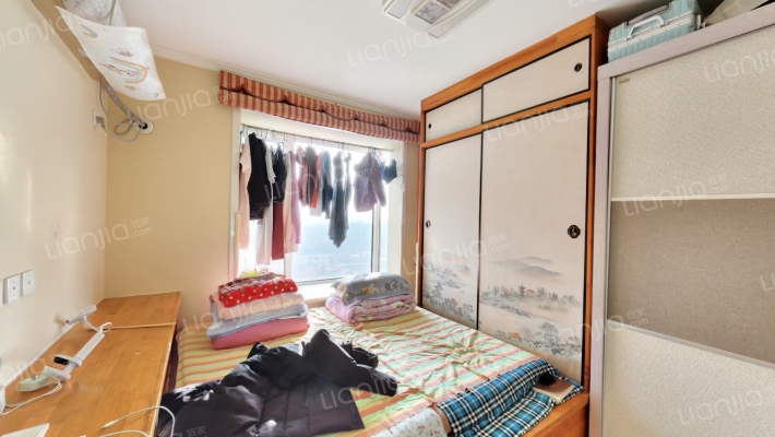 房本满五唯一，无尾款，精装自住，带车位地下室-卧室B