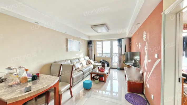 房本满五唯一，无尾款，精装自住，带车位地下室-客厅