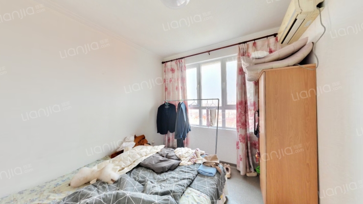 冠云路新加坡花园正规一居室户型方正-卧室