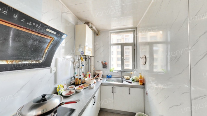 冠云路新加坡花园正规一居室户型方正-厨房