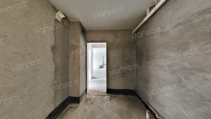 此房南向，房本满五唯一，税费少-卫生间