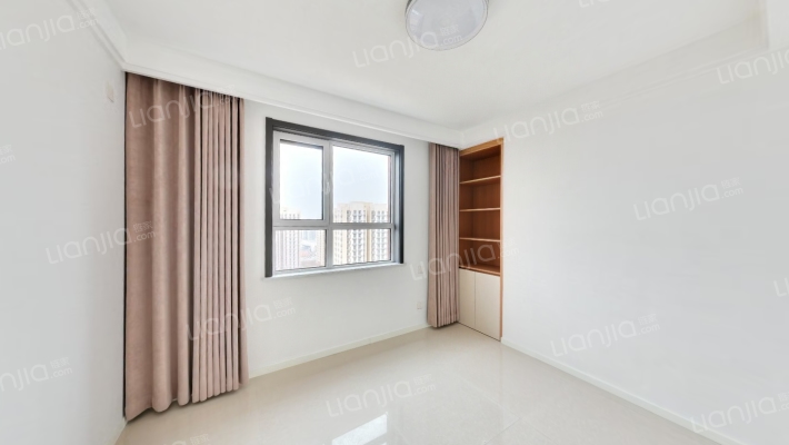 牛津花园精装三居，南北通透，无遮挡-卧室B