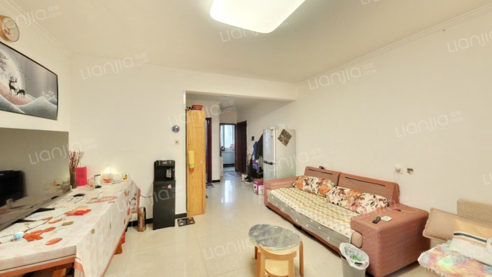 此房有本随时过户，采光好视野好，南北通透一居室-客厅