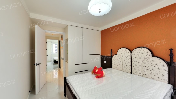 房本满二，密码看房，业主诚意出售-卧室C