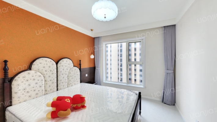 房本满二，密码看房，业主诚意出售-卧室C