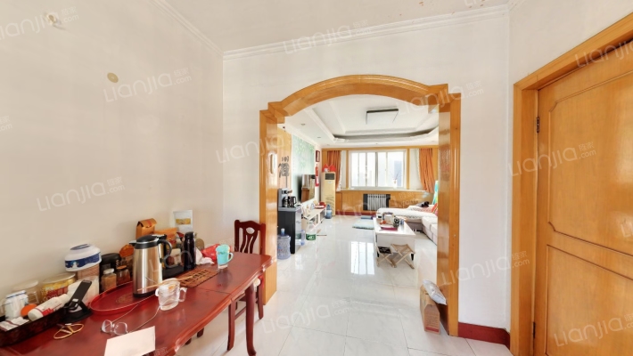 满五唯一，南北通通，三阳开泰户型，采光视野无遮挡，-餐厅