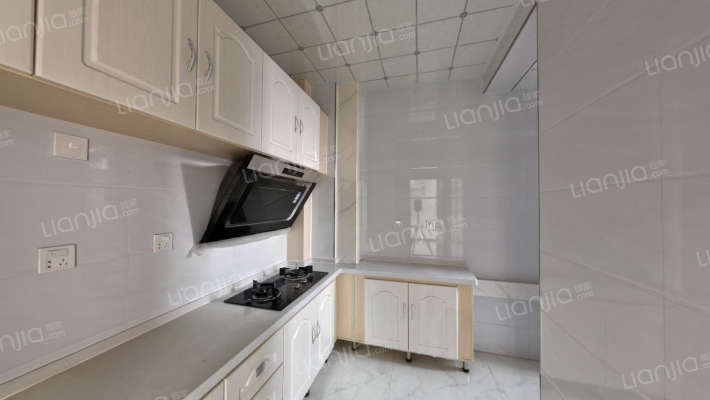 范阳路金品时代自住精装修两居室三阳开泰户型拎包入住-厨房