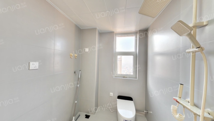 全天采光，视野开阔，小区环境好-卫生间