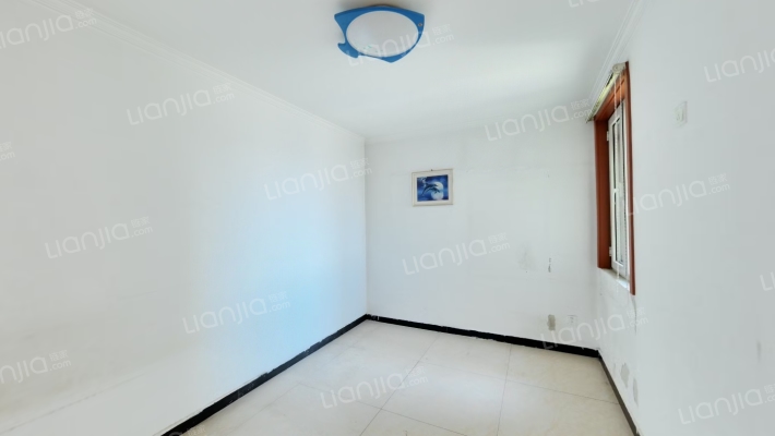 南向两居，精装修 拎包入住，楼层好-卧室A