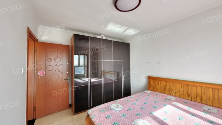 南向两居，精装修 拎包入住，楼层好-卧室B