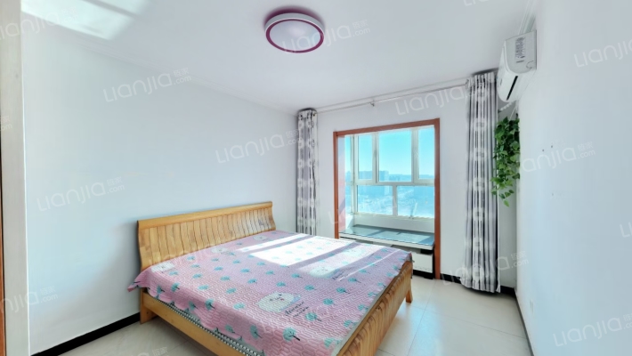 南向两居，精装修 拎包入住，楼层好-卧室B