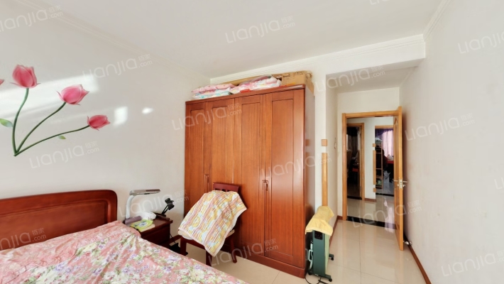 名流枫景洋房三居，精装修拎包入住，房本满五唯一-卧室C