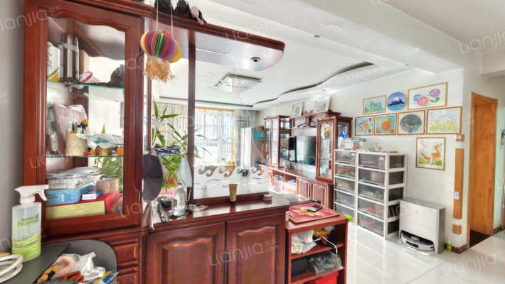 名流枫景洋房三居，精装修拎包入住，房本满五唯一-客厅