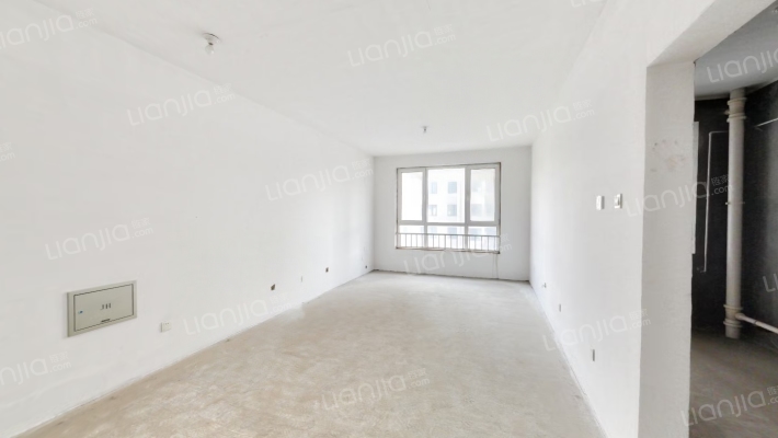 金竹花园  南向两居室 房本满五唯一-客厅