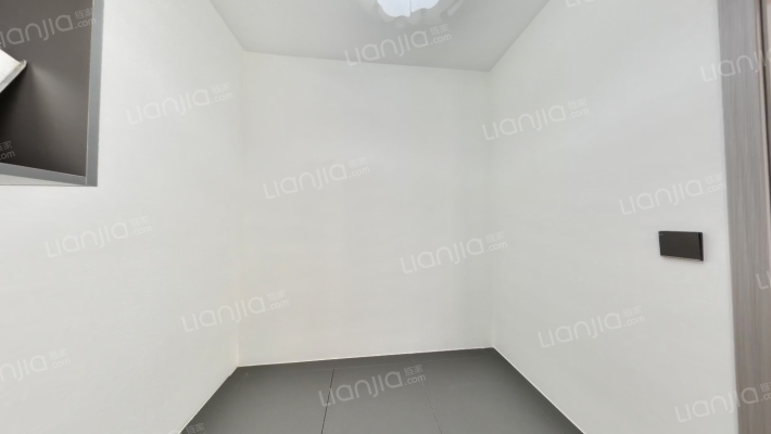 精装全阳两居室，中高楼层，采光好，视野开阔.。-卧室C