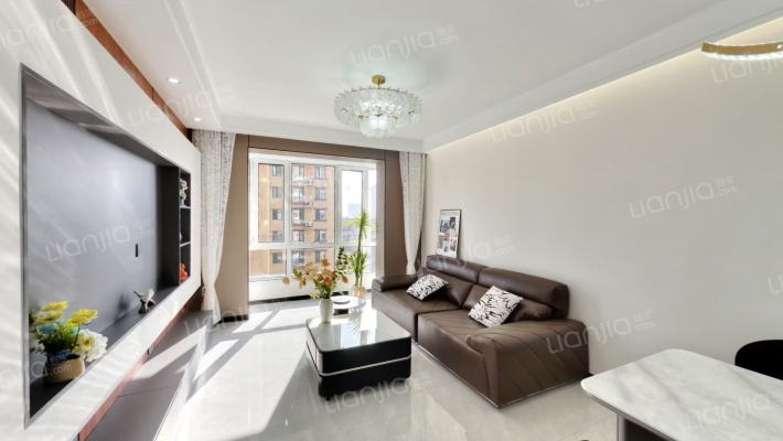 精装全阳两居室，中高楼层，采光好，视野开阔.。-客厅