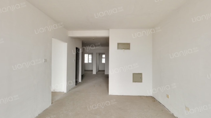 一梯两户 南北通透 三居室 中高楼层采光很好-客厅