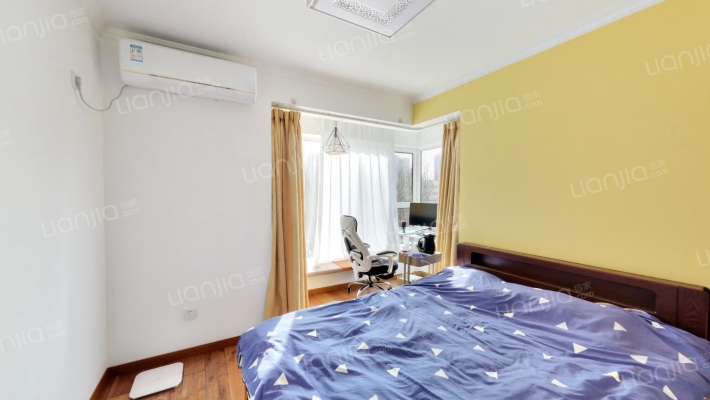 转角飘窗 带装修 南北通透 视野开阔-卧室C