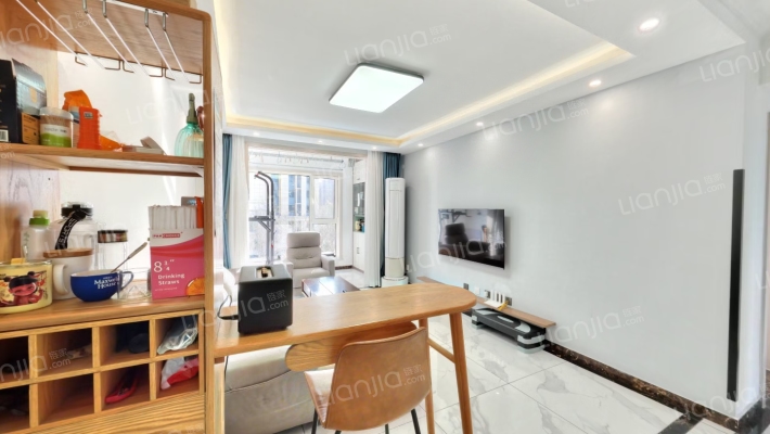 转角飘窗 带装修 南北通透 视野开阔-客厅