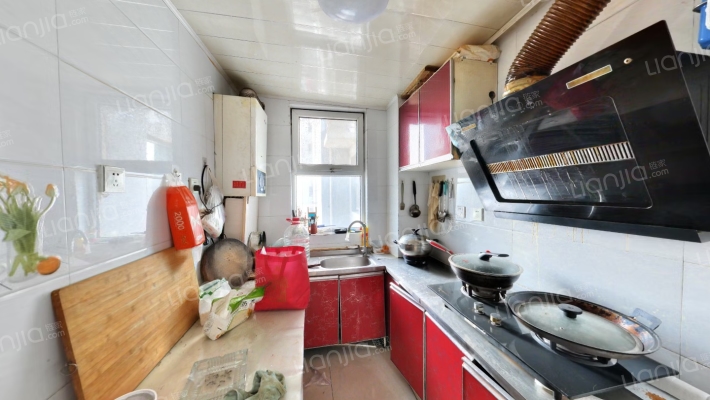 精致装修，朝南户型，房本满五唯一，税费低。-厨房