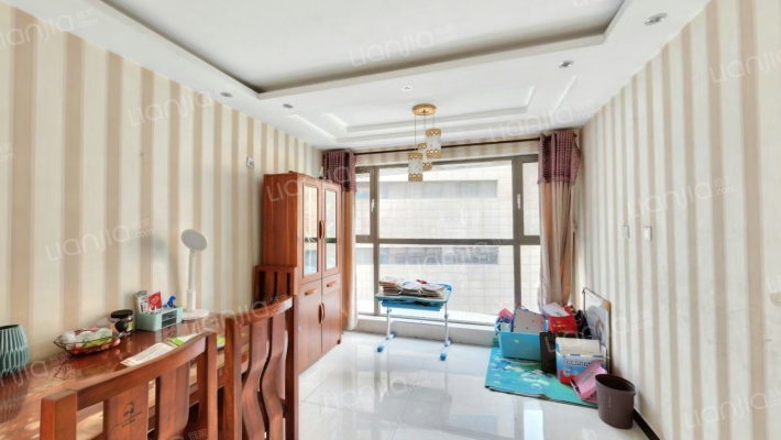 开发区 御景园 精装修大两居 双卫 带车位 景观好-餐厅