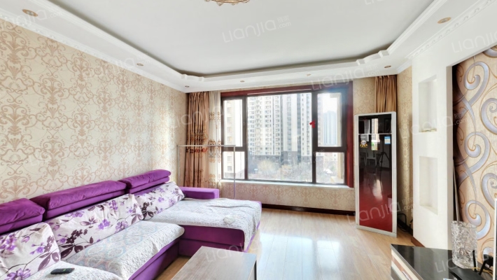 精装修 西户H户型 2明卫 满五 低楼层拎包入住-客厅