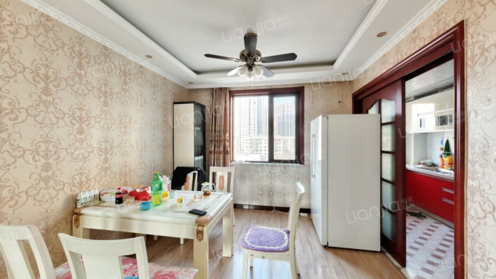 精装修 西户H户型 2明卫 满五 低楼层拎包入住-餐厅