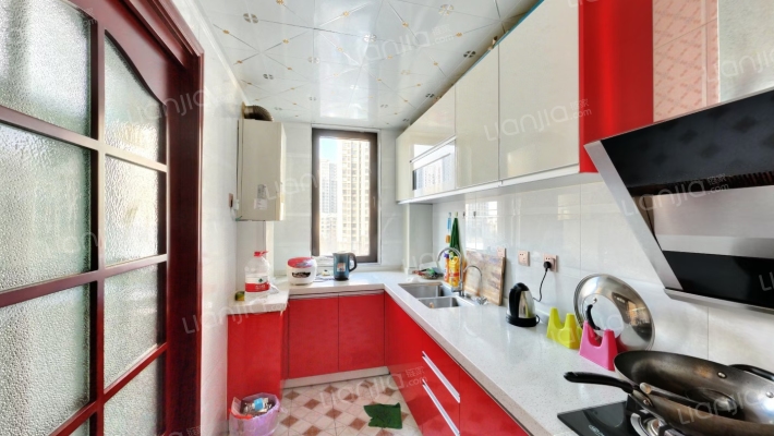 精装修 西户H户型 2明卫 满五 低楼层拎包入住-厨房