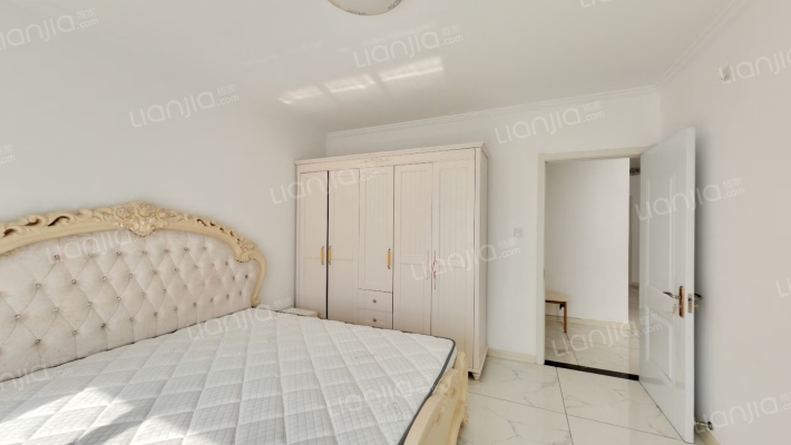 70年大产权，一梯两户中间楼层小洋房-卧室A