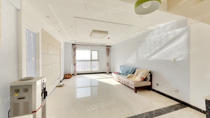 京第银座106平复式带车位55万-客厅