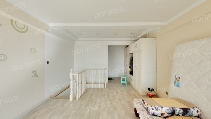 京第银座106平复式带车位55万-卧室