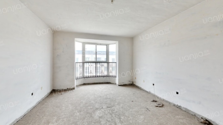 名流枫景洋房 3室2厅 南-客厅