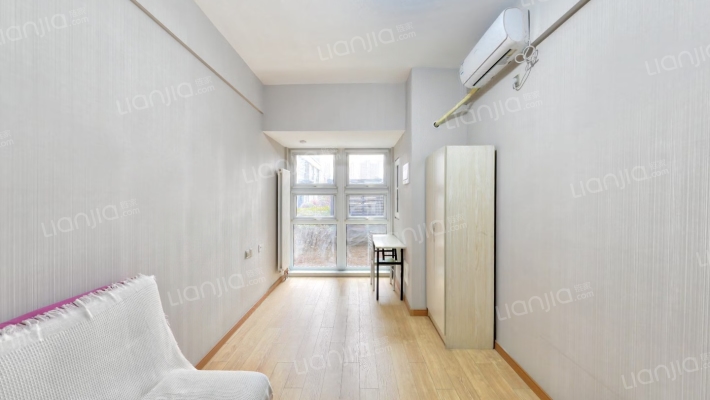 万科城际之光   南向一居  精装修   随时看房-卧室