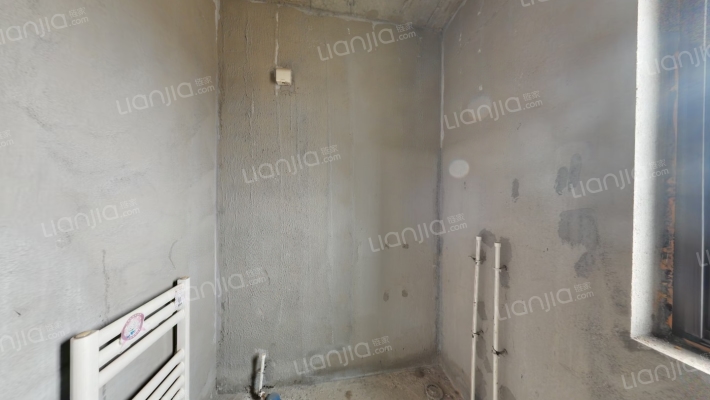 房本满二年 全明户型 看房提前约-卫生间