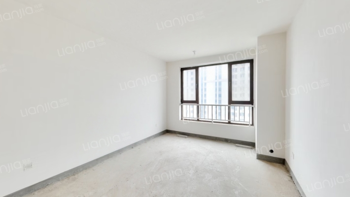 此房满五年唯一随时交易好位置好楼层-客厅