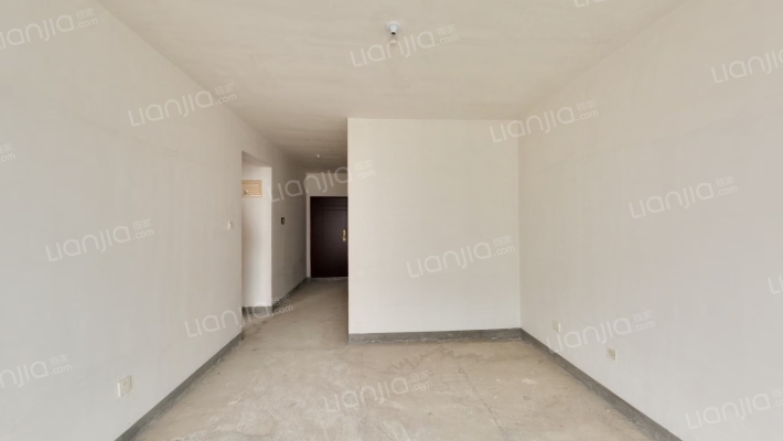 此房满五年唯一随时交易好位置好楼层-客厅