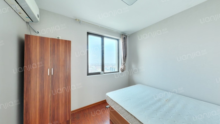 鸿坤理想湾北区 3室1厅 南 北-卧室B