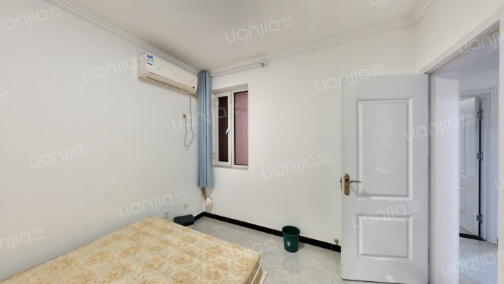 小区环境整洁，人车分流设计，采光好，-卧室B