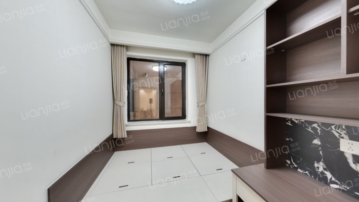 70年产权，南向小三居，中高楼层，采光无遮挡-卧室C