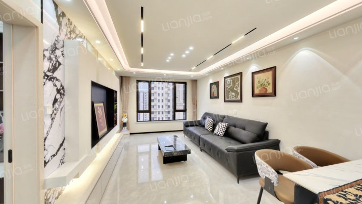 70年产权，南向小三居，中高楼层，采光无遮挡-客厅