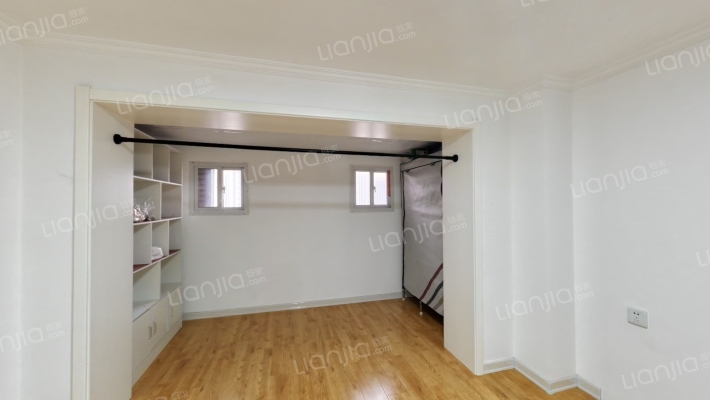 高铁东站  牛津花园  loft  急售-卧室A