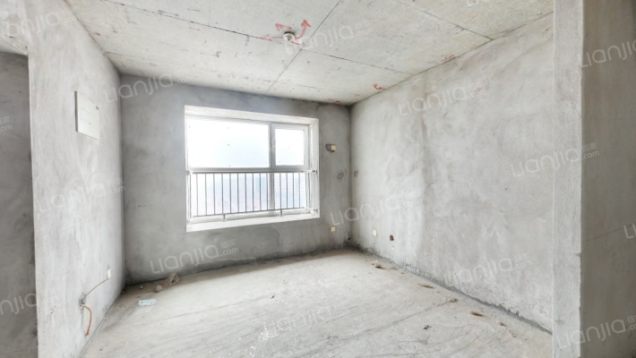 翔天万和城 3室1厅 东南-客厅