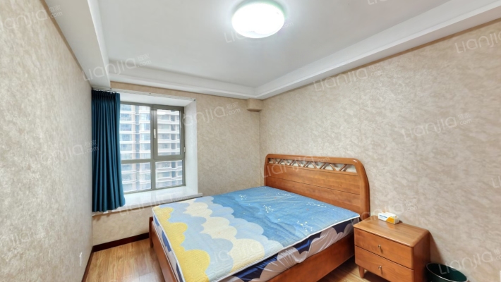 御景园南北三居室双明卫设计精装修诚意出售-卧室A