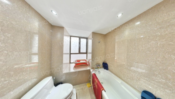 御景园南北三居室双明卫设计精装修诚意出售-卫生间B