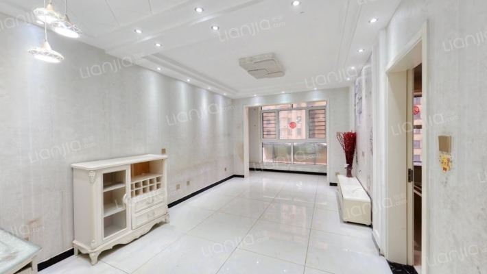 全南两居 业主自住 中间楼层 小区环境优美-客厅