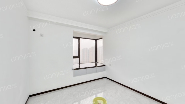 天伦湾大卧室三居，集中供暖的，装修未住！-卧室A