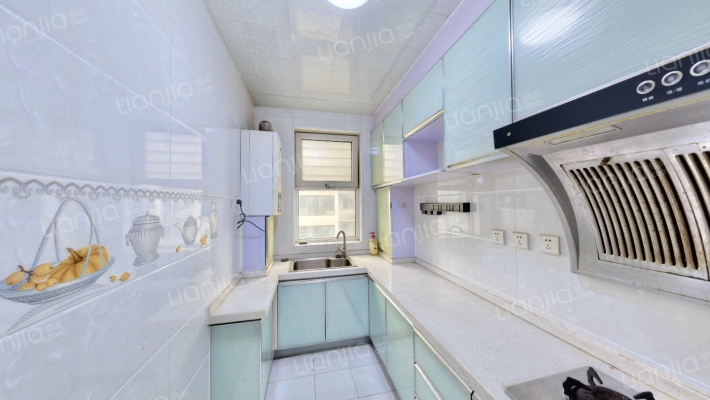 小区环境良好，车位充足，房本满二，随时看房有钥匙-厨房