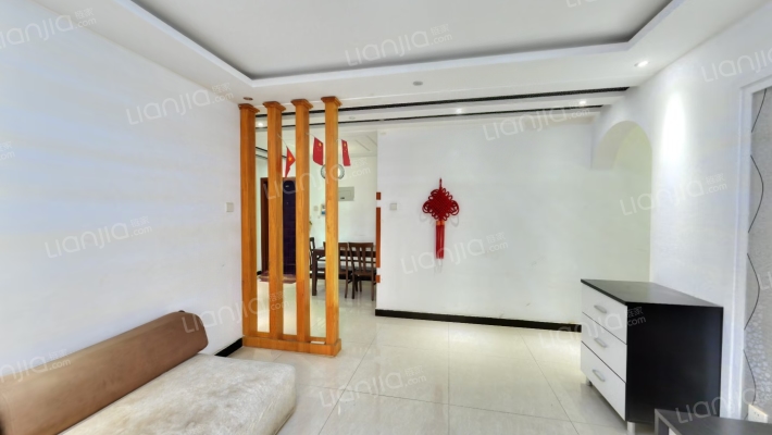 小区环境良好，车位充足，房本满二，随时看房有钥匙-客厅